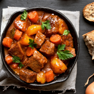 Cooked Local Beef Cubes & vegetables (FROZEN HEAT&EAT)مكعبات لحم بلدي مطبوخ بالخضار (مجمد جاهز للتسخين)